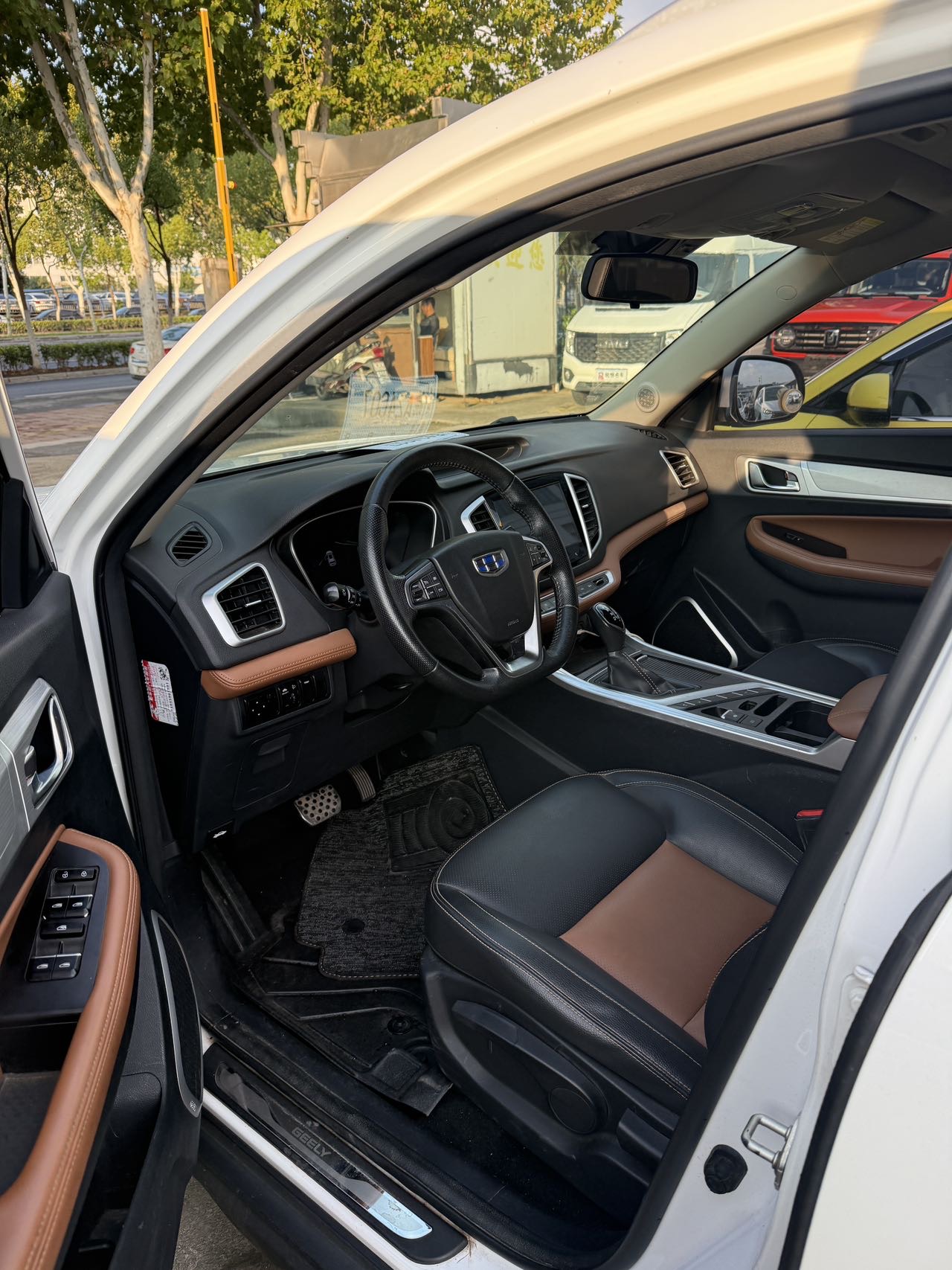 GEELY Vision X6 2019 car image #5