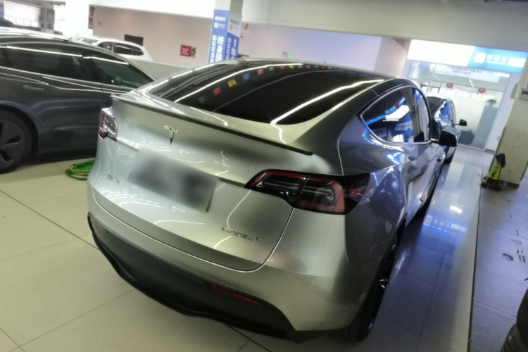 Tesla Model Y 2024 #7 Tesla Model Y 2024 صورة سيارة #7
