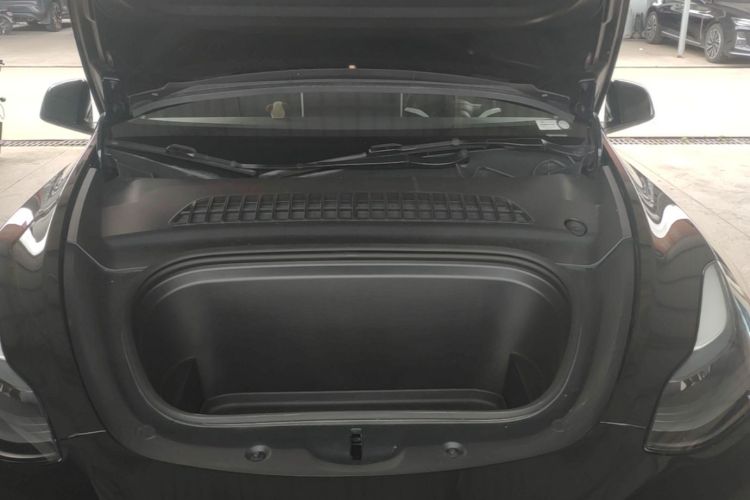 Tesla Model Y 2023 #20 Tesla Model Y 2023 car image #20