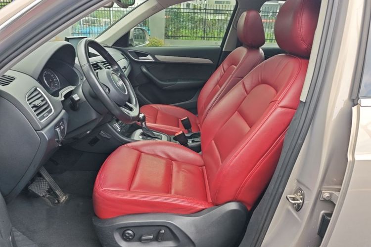Audi Q3 2015 car image #15