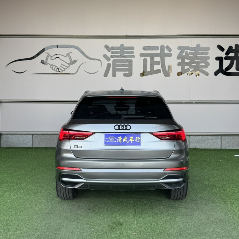Audi Q3 2021 car image #8