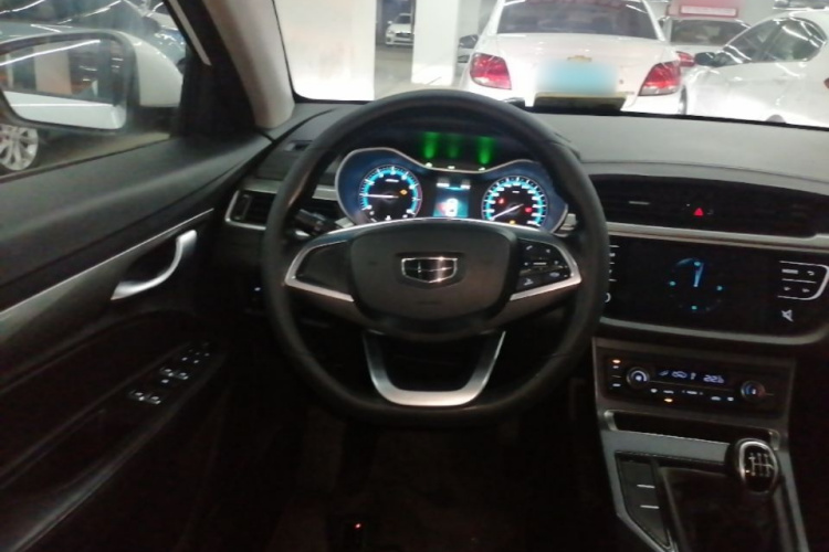 GEELY Emgrand 2019 #15 GEELY Emgrand 2019 car image #15