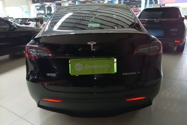 Tesla Model Y 2021 #6 Tesla Model Y 2021 car image #6