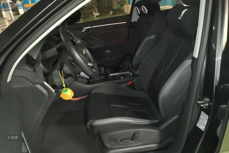 Audi Q3 2021 car image #17