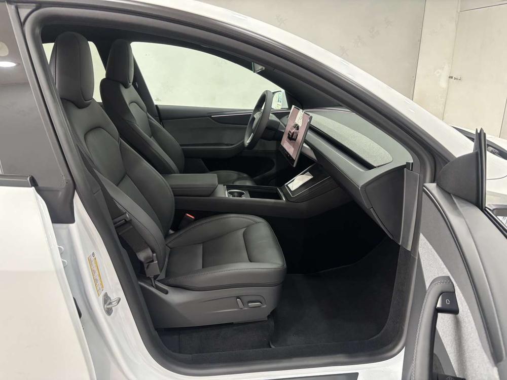 Tesla Model Y 2026 #23 Tesla Model Y 2026 immagine di auto #23