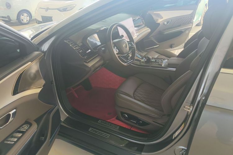 BYD Han 2023 car image #16