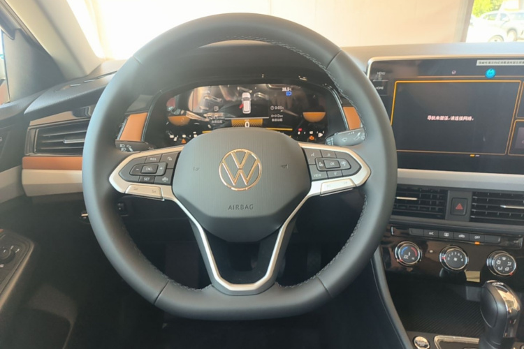 Volkswagen Bora 2026 car image #11