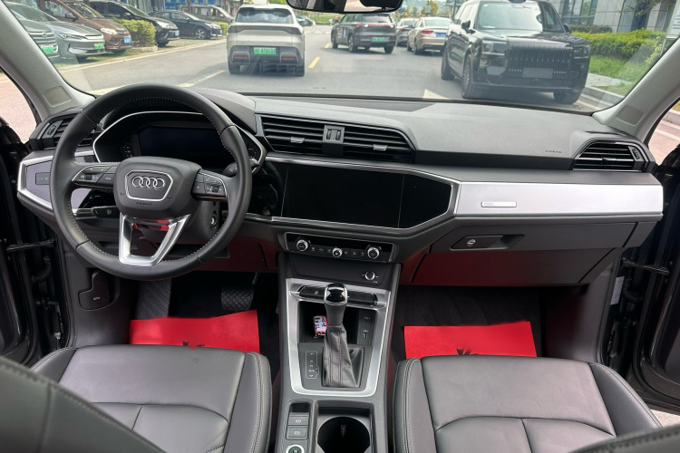 Audi Q3 2020 #9 Audi Q3 2020 car image #9