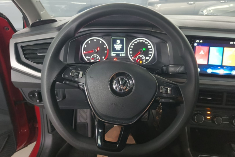 Volkswagen Polo 2019 car image #11