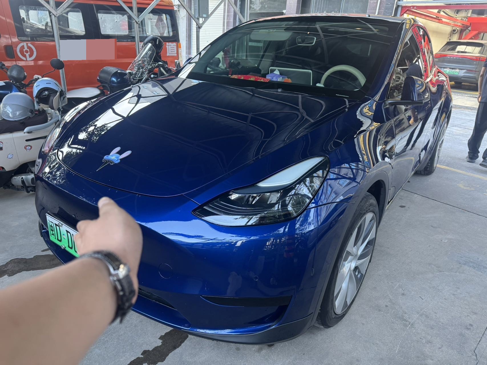 Tesla Model Y 2023 car image 