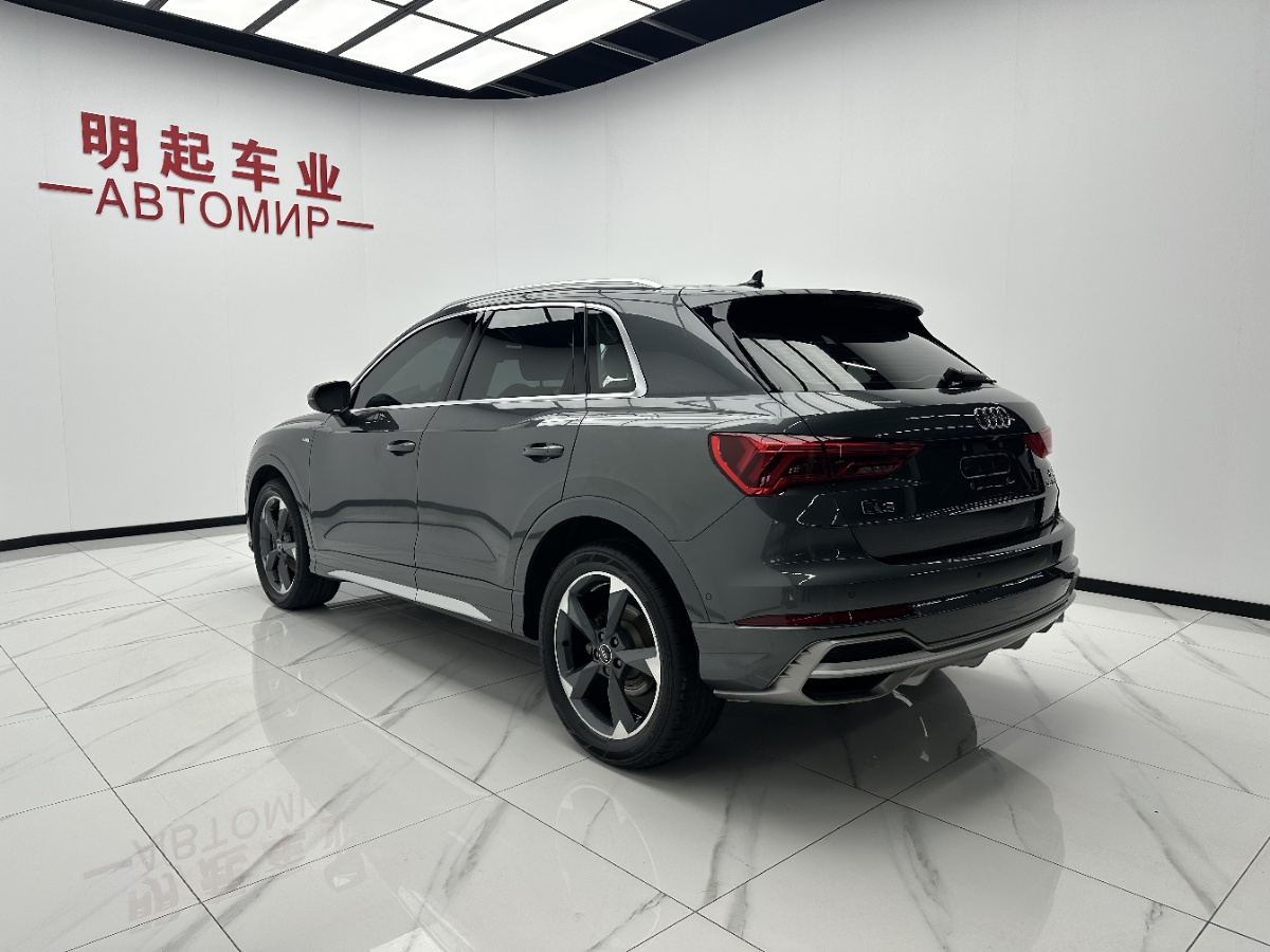 Audi Q3 2022 car image #8