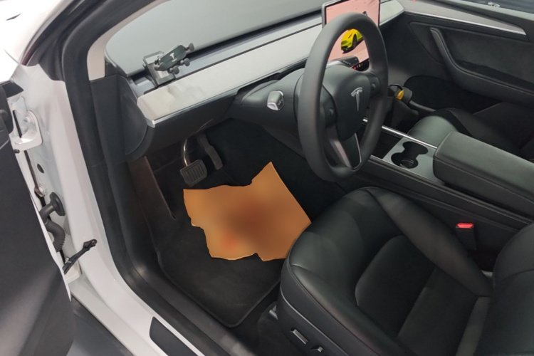 Tesla Model Y 2023 #16 Tesla Model Y 2023 car image #16