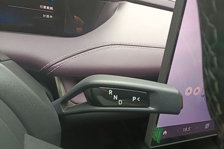 MI SU7 2025 imagem de carro #14