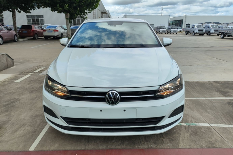 Volkswagen Polo 2023 car image #3