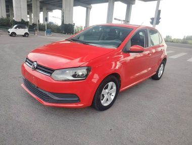Volkswagen Polo 2015 car image 