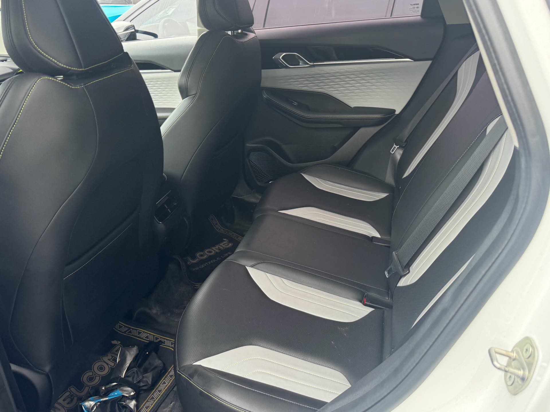GEELY Coolray 2022 image de voiture #11