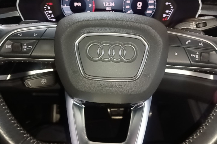 Audi Q3 2021 car image #15