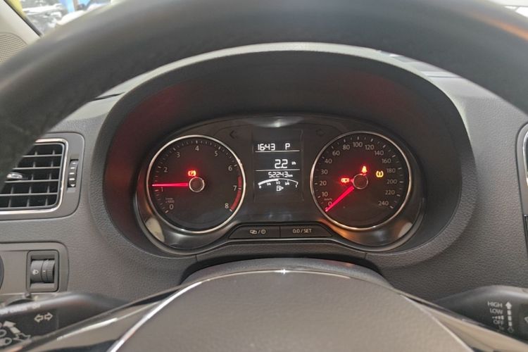 Volkswagen Polo 2018 car image #12