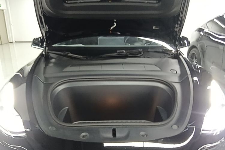 Tesla Model Y 2023 #20 Tesla Model Y 2023 car image #20