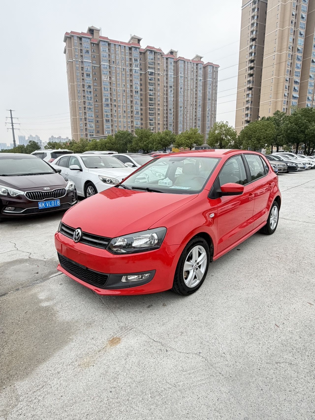 Volkswagen Polo 2011 Volkswagen Polo 2011 car image
