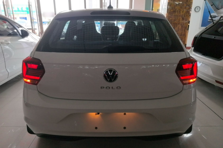 Volkswagen Polo 2021 car image #4