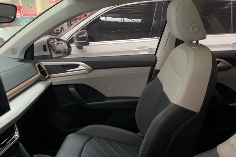 Volkswagen Tharu 2024 car image #14