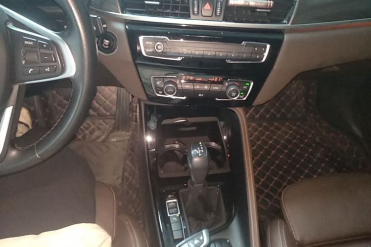 BMW X1 2019 #18 BMW X1 2019 imagen de coche #18