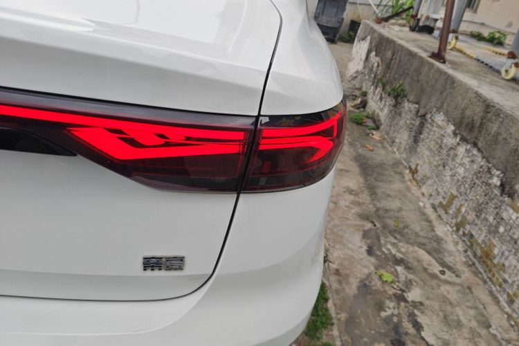GEELY Emgrand 2022 #8 GEELY Emgrand 2022 car image #8