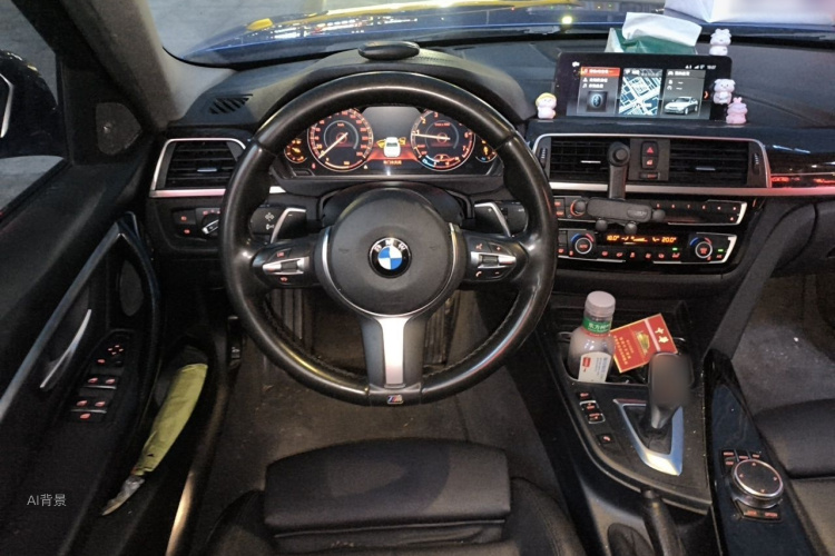 BMW 3 Series 2018 immagine di auto #12
