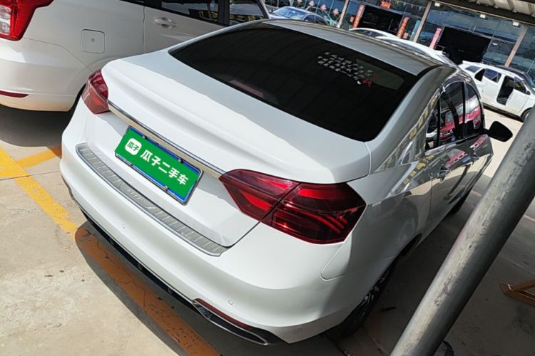 GEELY Emgrand 2019 car image #7