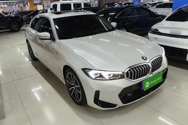 BMW 3 Series 2024 صورة سيارة #6