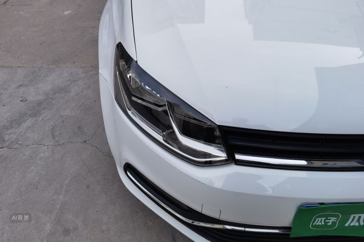 Volkswagen Polo 2015 car image #8
