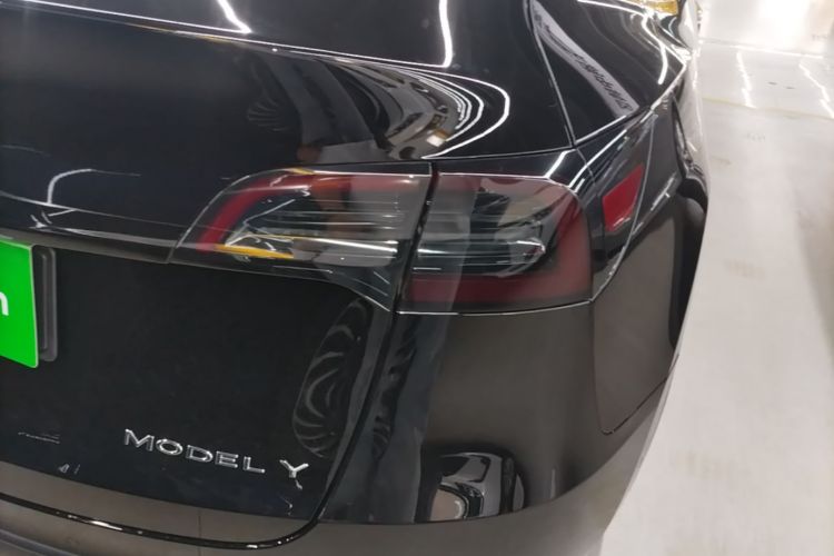 Tesla Model Y 2023 #8 Tesla Model Y 2023 car image #8
