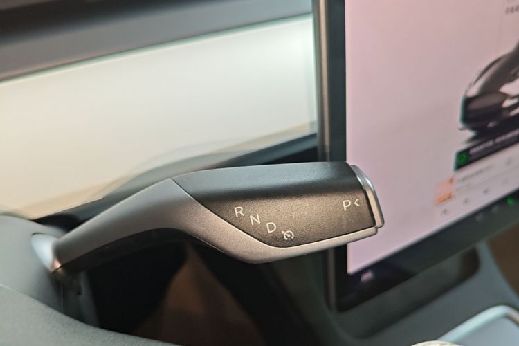 Tesla Model 3 2022 car image #14