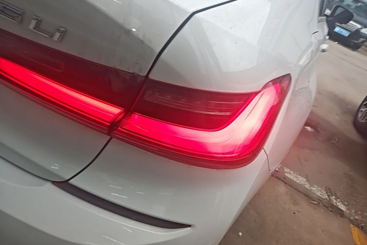 BMW 3 Series 2021 car image #8