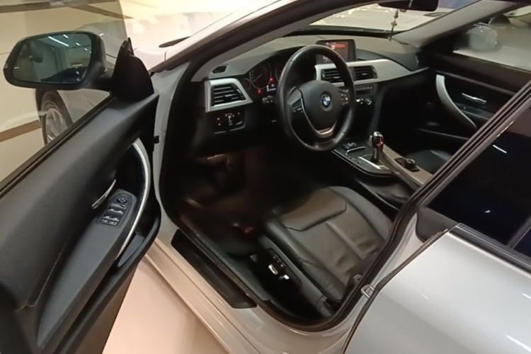 BMW 3 Series GT 2015 car image #16