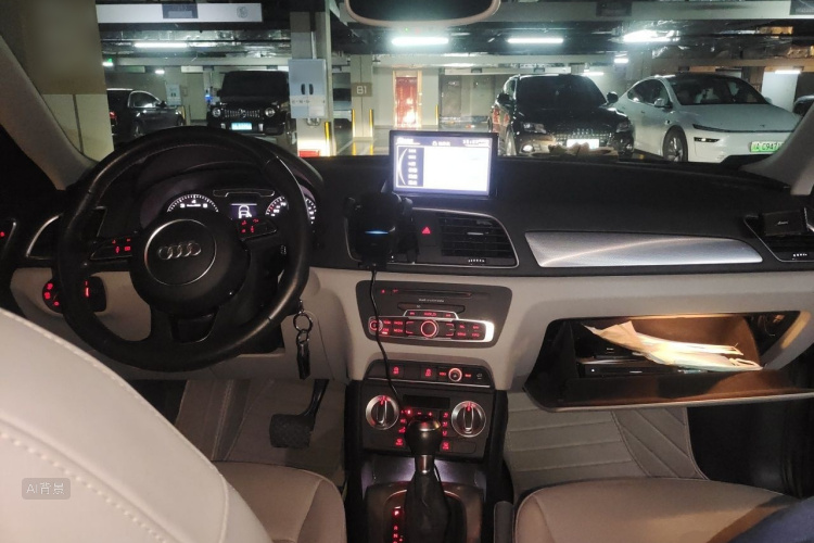 Audi Q3 2015 car image #11