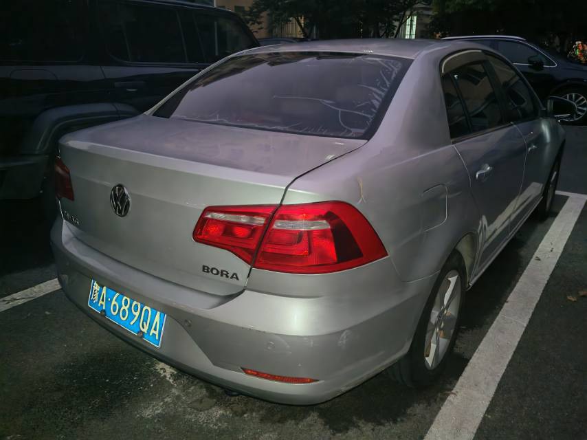 Volkswagen Bora 2015 car image #2