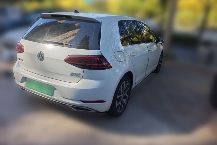 Volkswagen Golf 2019 car image #5