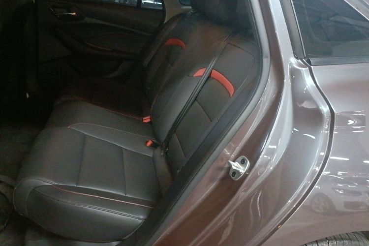 MG 5 2024 صورة سيارة #13