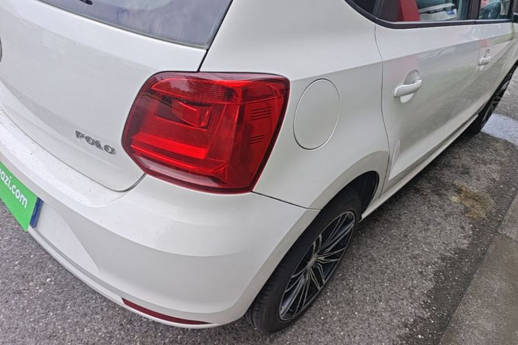 Volkswagen Polo 2016 car image #8