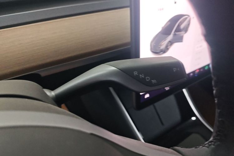 Tesla Model 3 2020 car image #14