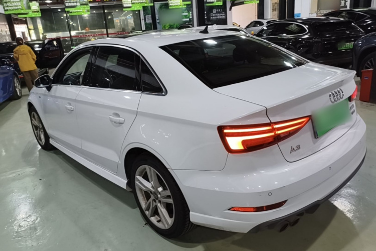 Audi A3 2019 car image #5