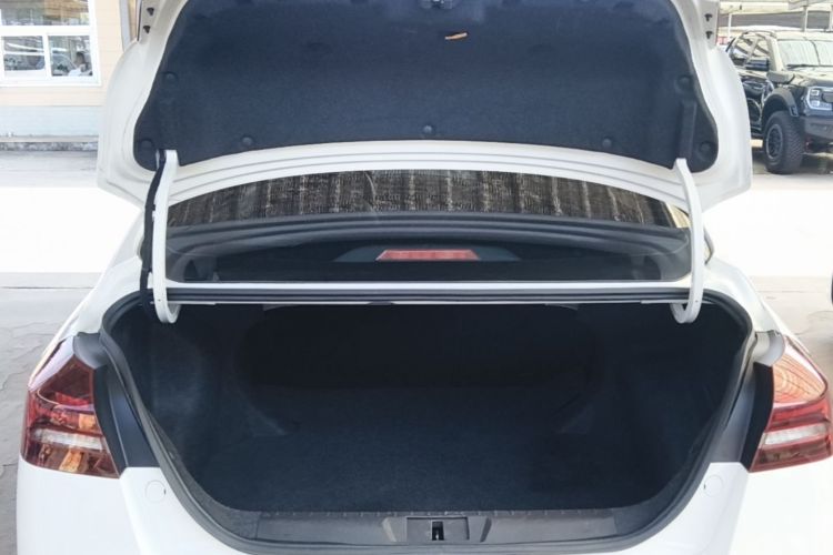 GEELY Emgrand 2022 car image #19