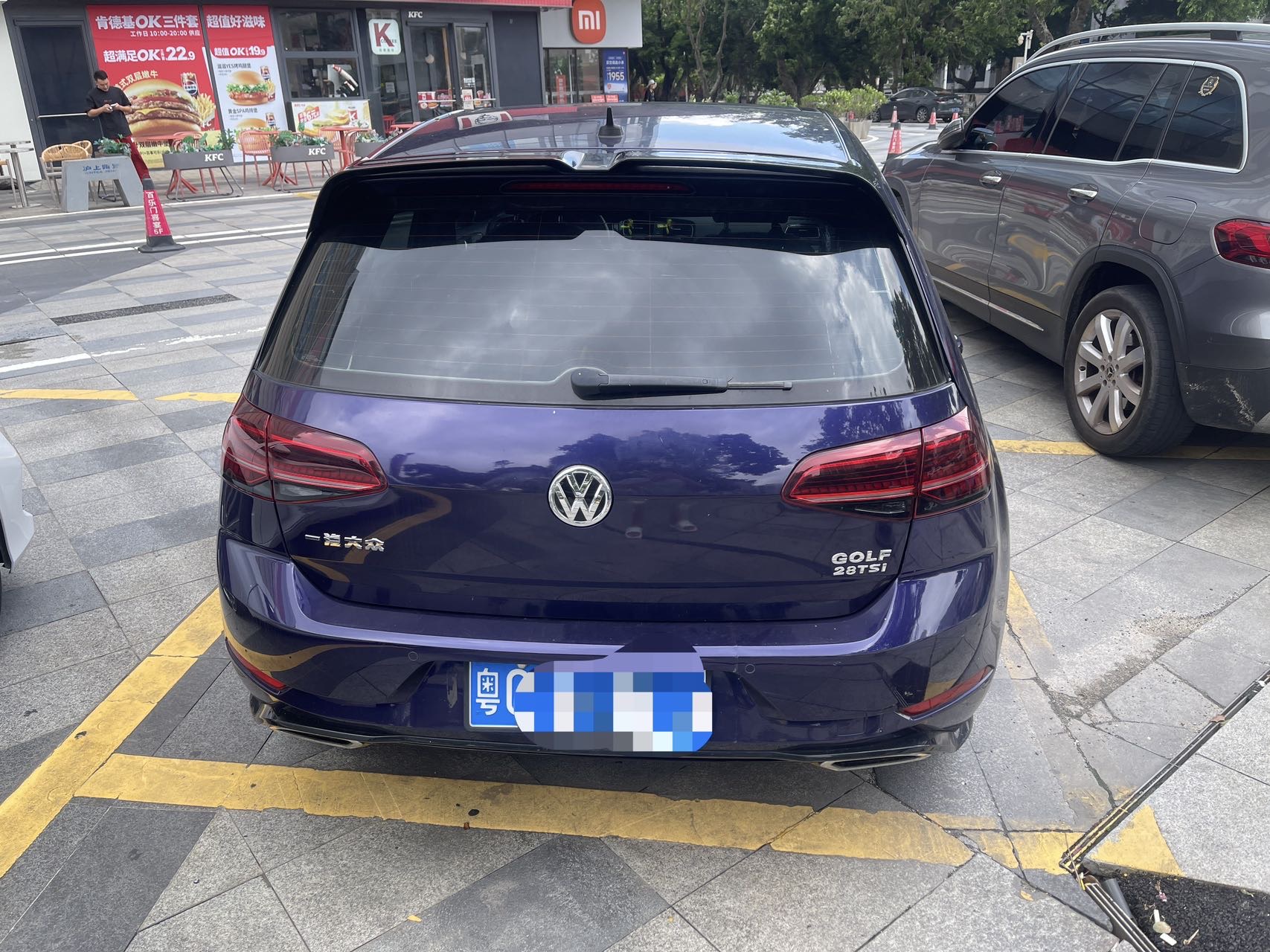Volkswagen Golf 2019 car image #3