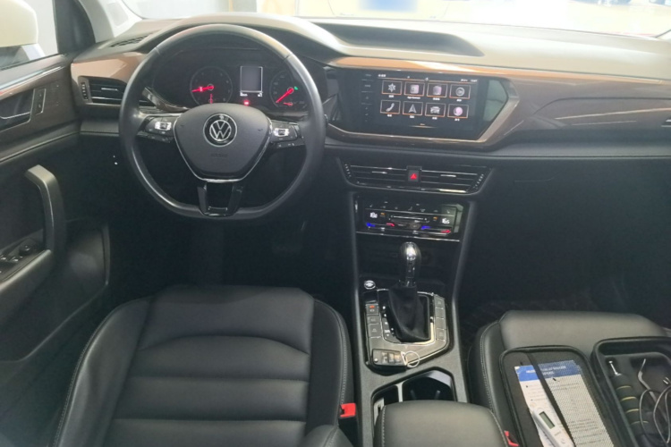 Volkswagen Tharu 2020 car image #10