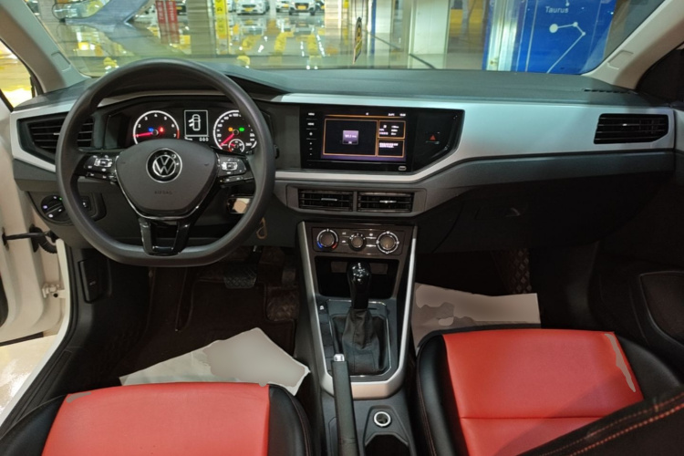 Volkswagen Polo 2022 car image #10