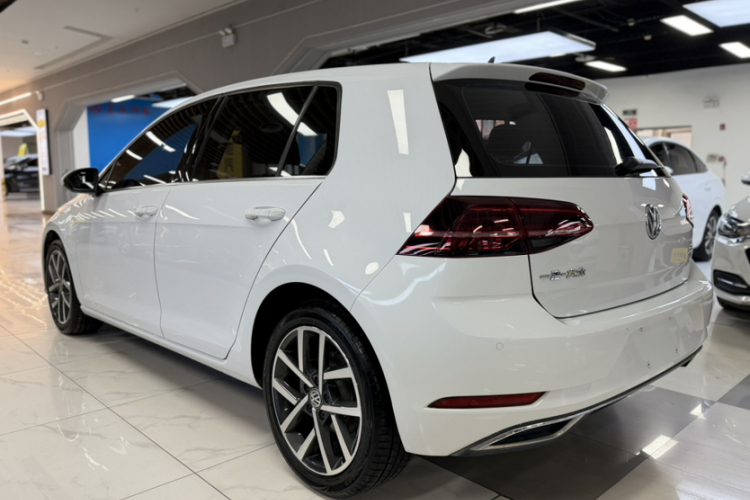 Volkswagen Golf 2020 #10 Volkswagen Golf 2020 car image #10