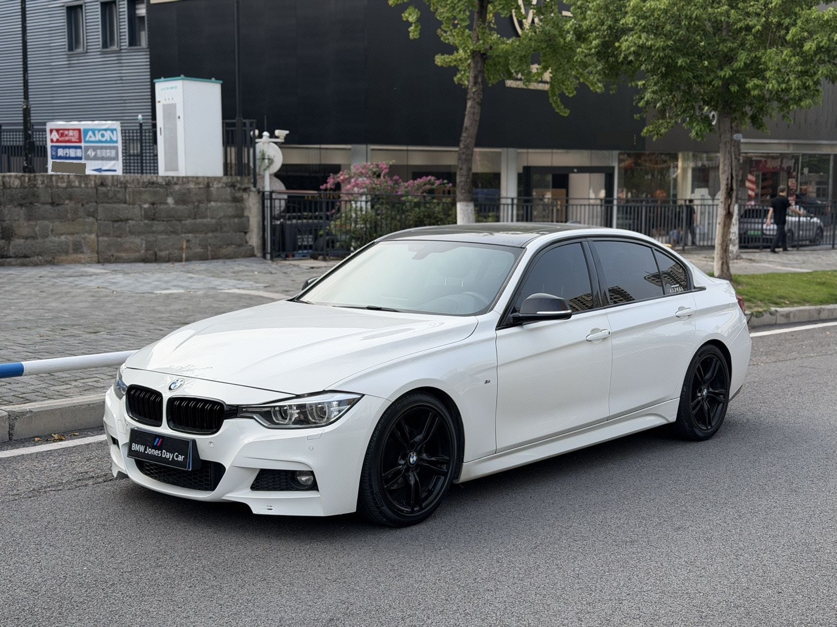BMW 3 Series 2018 BMW 3 Series 2018 car image