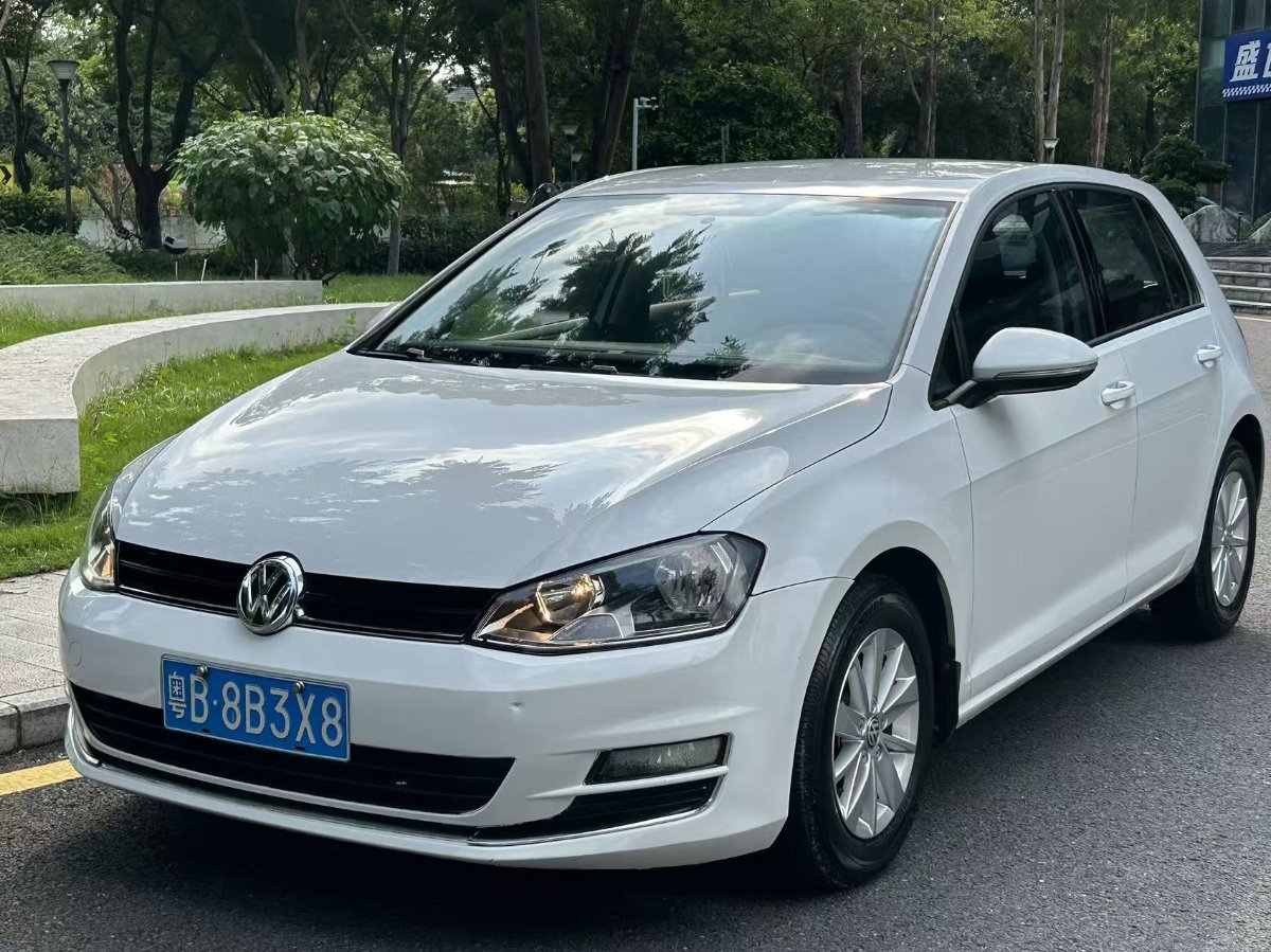 Volkswagen Golf 2014 car image 
